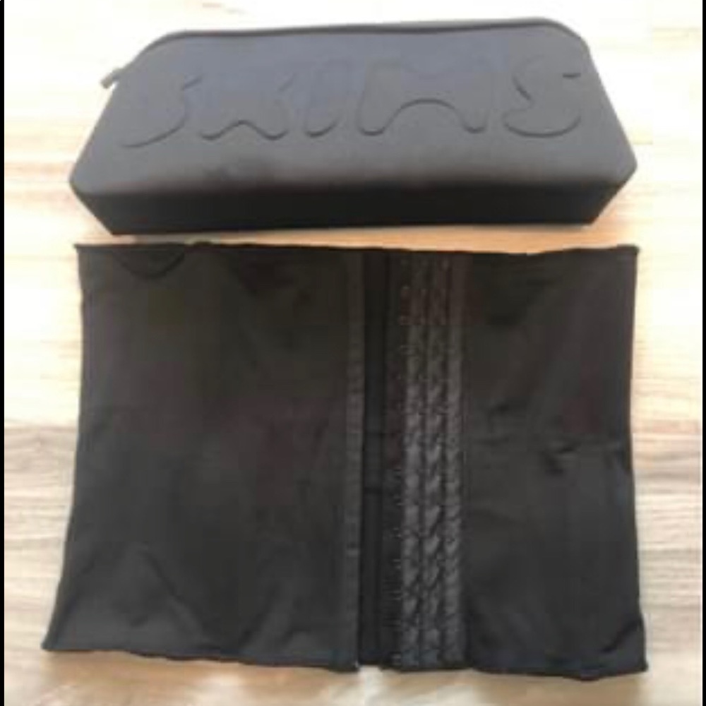 SKIMS waste trainer Sz Large worn a few times Pp